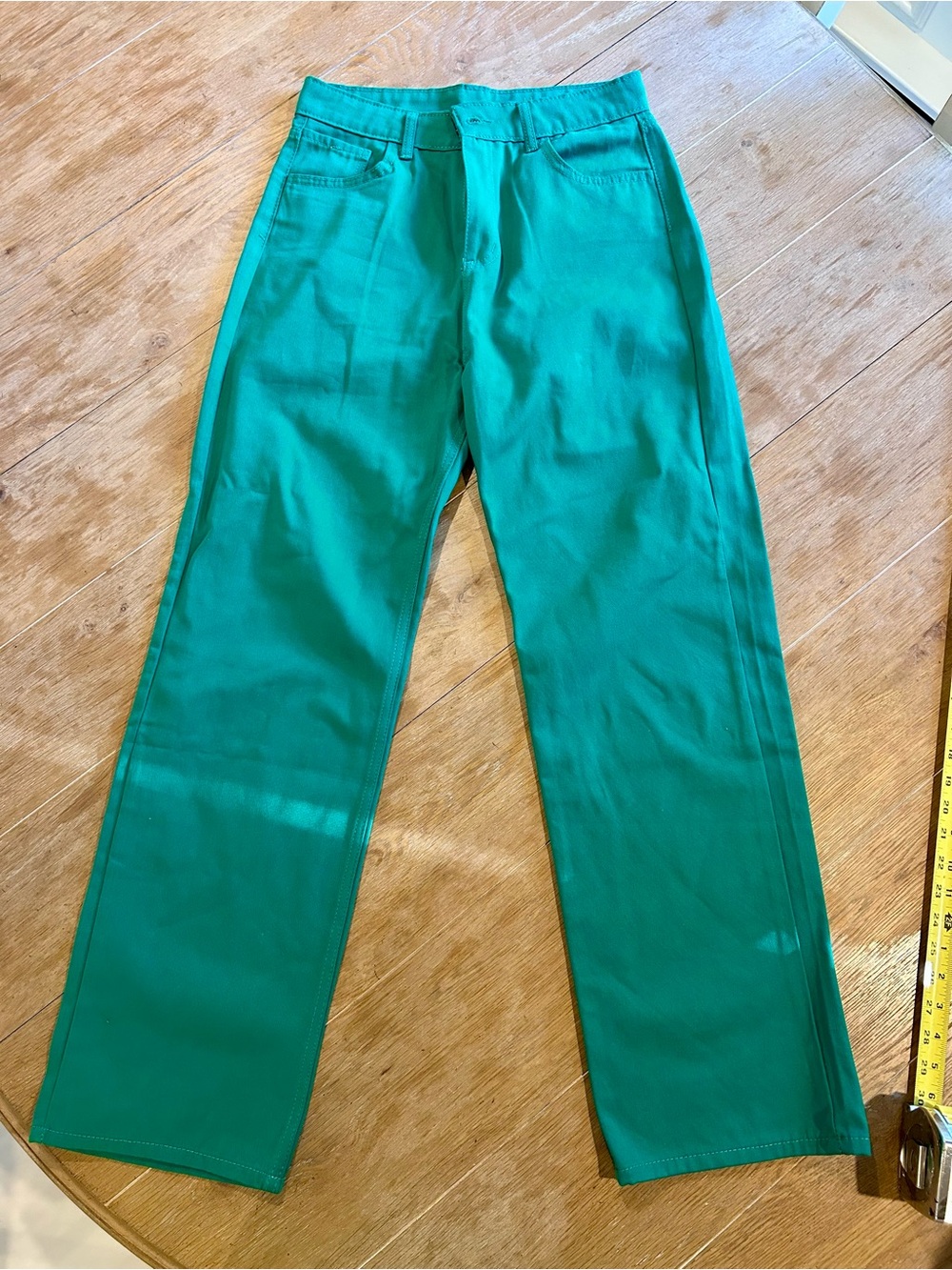 Woman’s Kelly Green Light Denim Pants, size Large